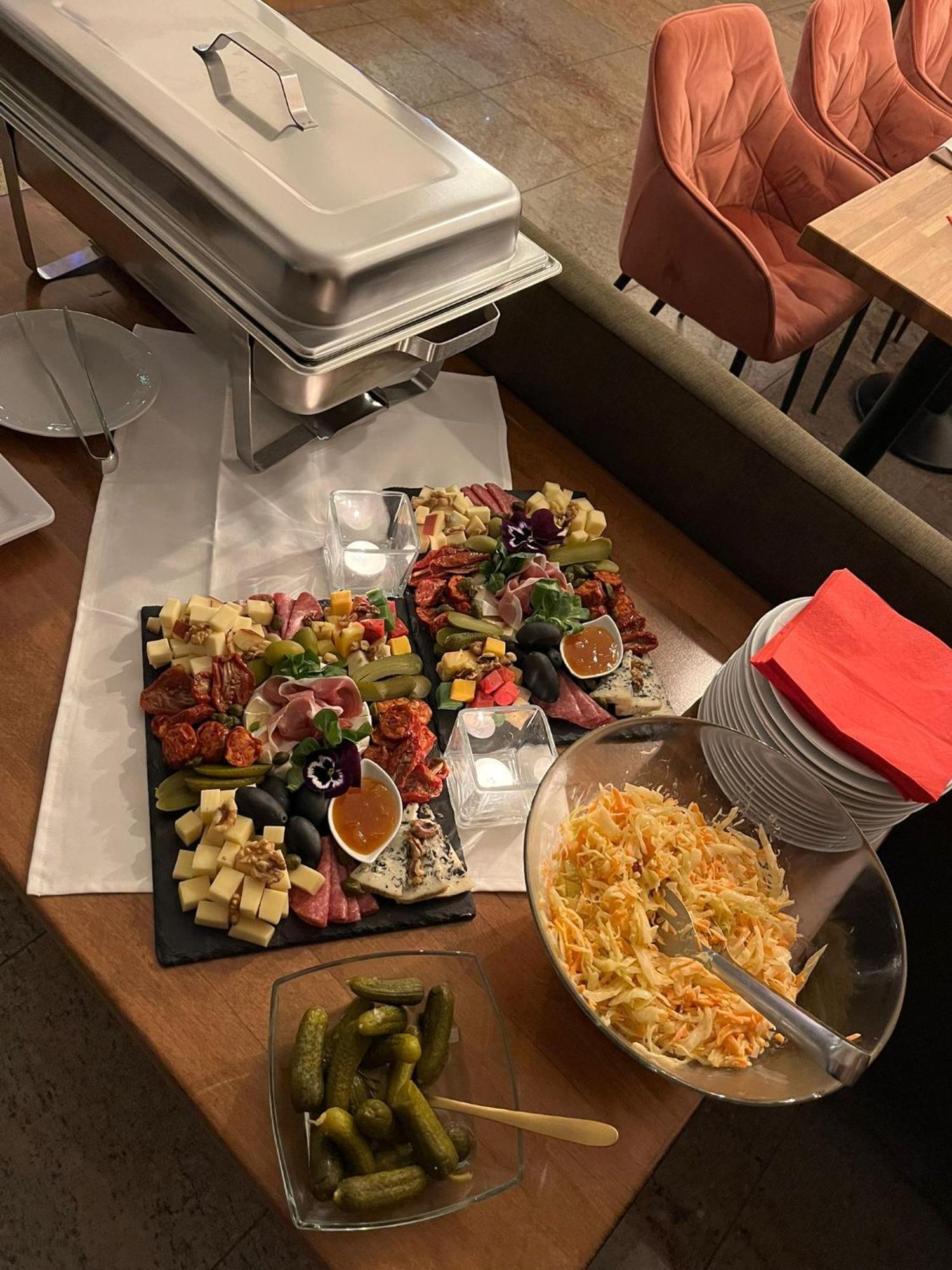 Kroměříž Hotel U Zlateho Kohouta מראה חיצוני תמונה