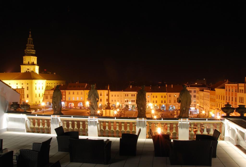 Kroměříž Hotel U Zlateho Kohouta מראה חיצוני תמונה