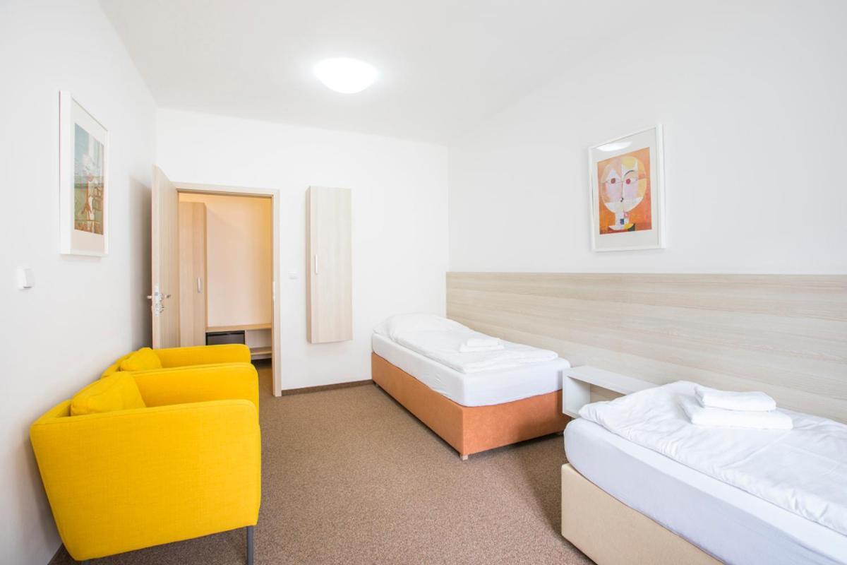 Kroměříž Hotel U Zlateho Kohouta מראה חיצוני תמונה
